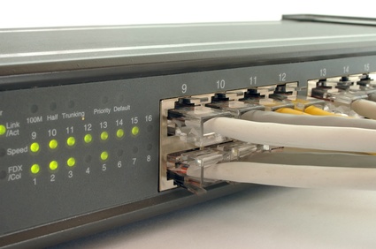 SDSL 16Mb (2x8Mb) : Load Balancing, QoS (pour VoIP), failover backup, VPN
